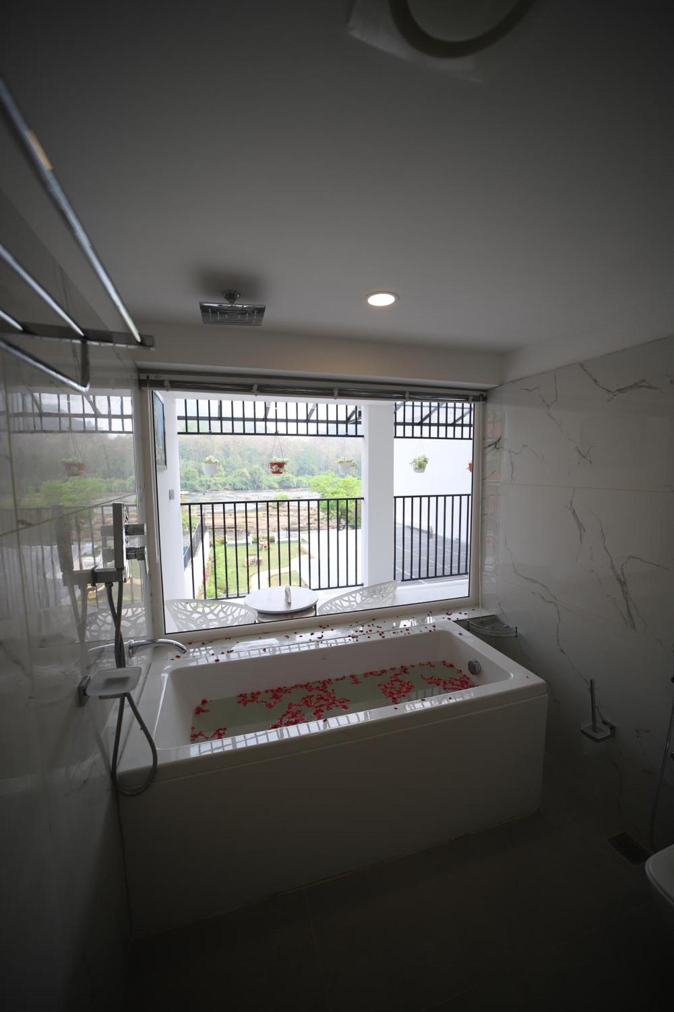 Seeheim Resorts Athirappilly Dış mekan fotoğraf